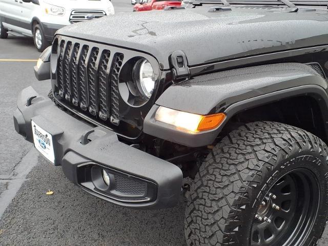 2022 Jeep Gladiator - $30,890