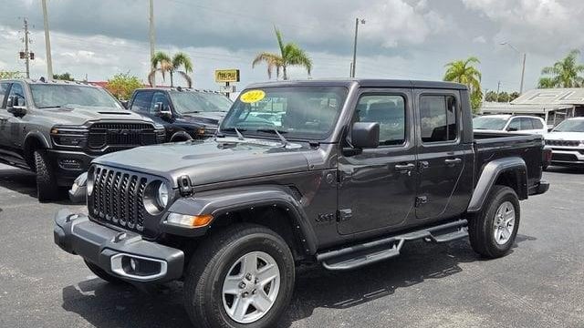 2022 Jeep Gladiator Sport
