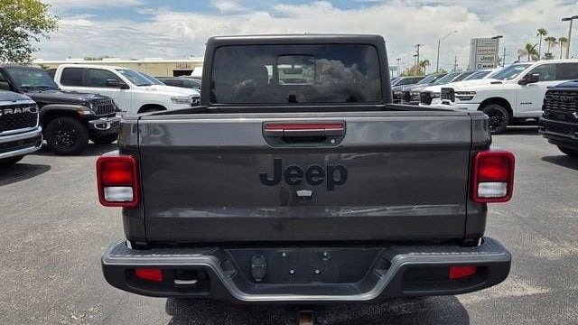 2022 Jeep Gladiator Sport