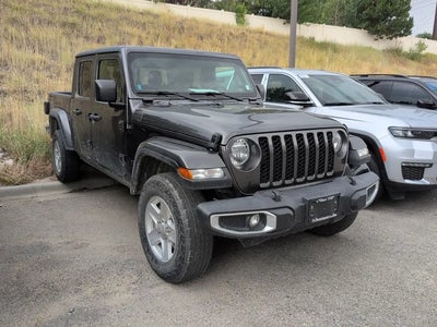 2022 Jeep Gladiator 4X4 Sport 4DR Crew Cab 5.0 FT. SB