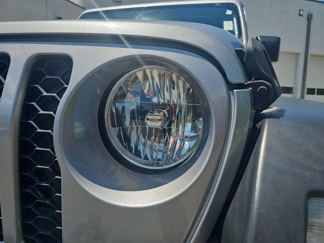 2020 Jeep Gladiator - $23,354