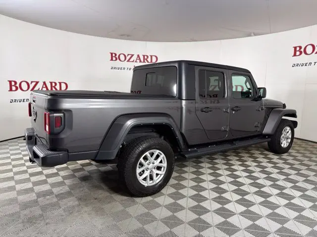 2023 Jeep Gladiator - $26,500