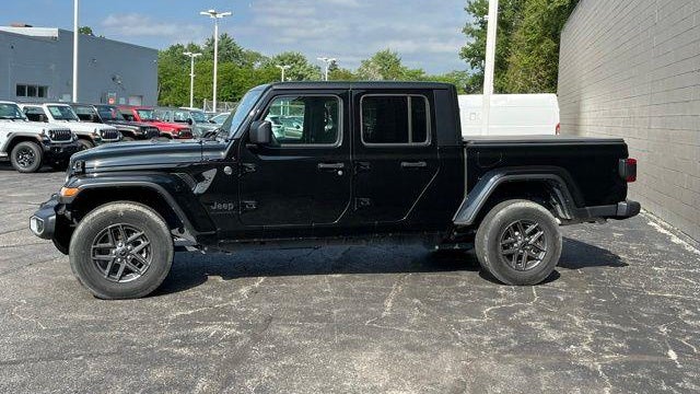 2024 Jeep Gladiator Sport S