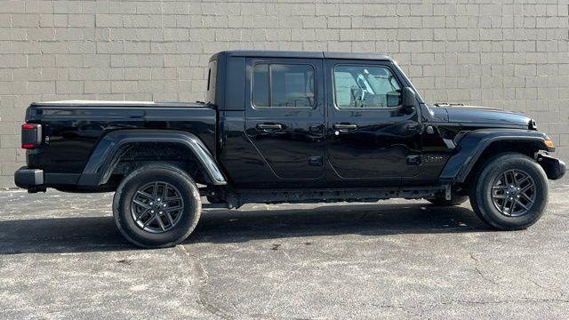 2024 Jeep Gladiator Sport S