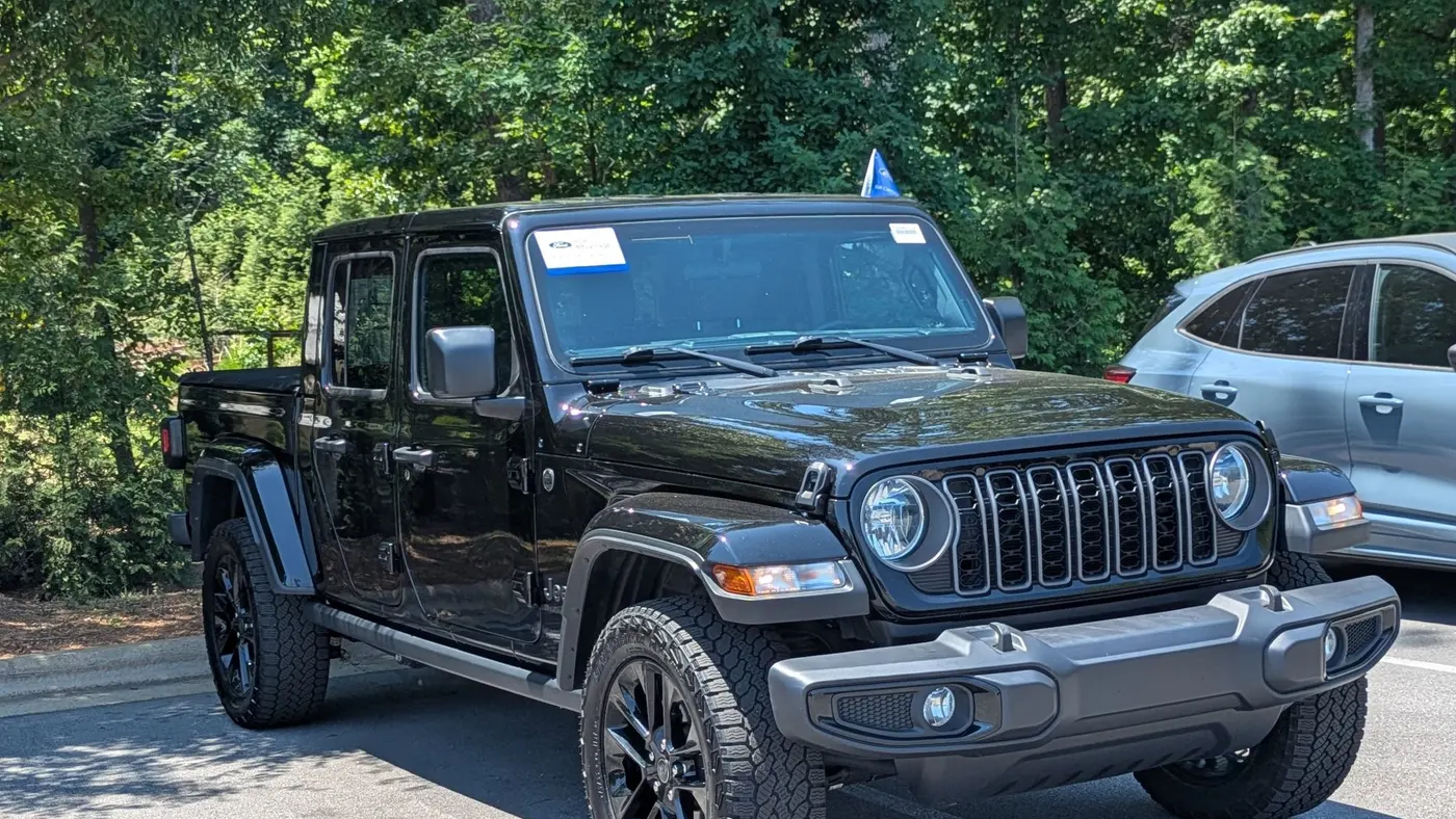 2024 Jeep Gladiator High Tide