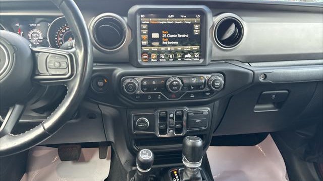 2021 Jeep Gladiator Sport