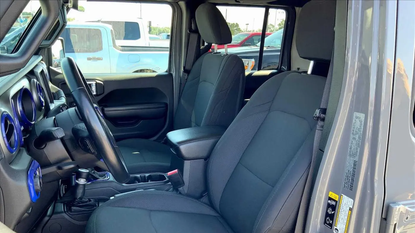 2021 Jeep Gladiator Sport