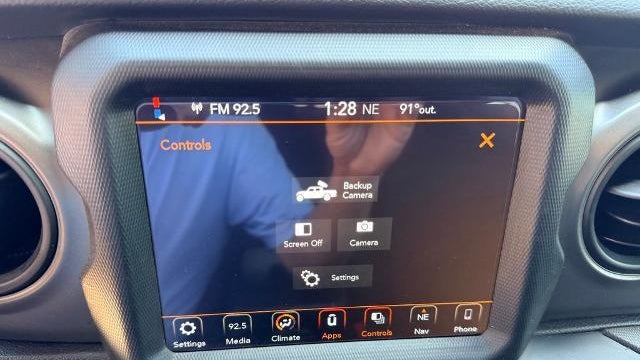 2022 Jeep Gladiator Willys Sport