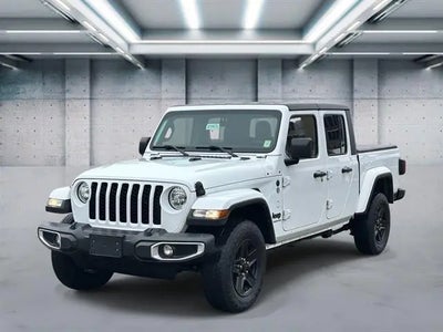 2022 Jeep Gladiator 4X4 Sport 4DR Crew Cab 5.0 FT. SB
