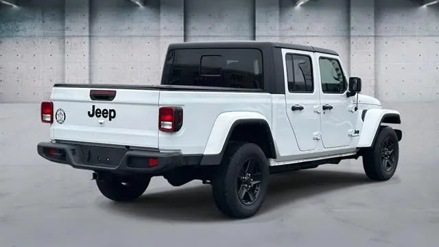 2022 Jeep Gladiator Sport