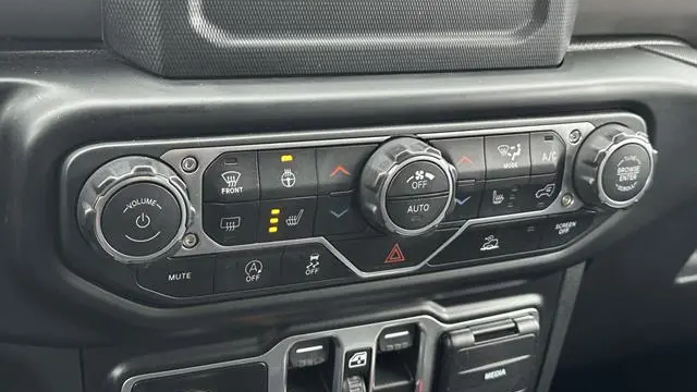 2022 Jeep Gladiator Sport