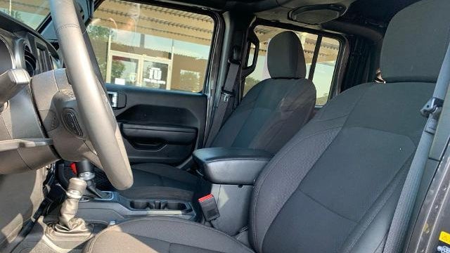 2023 Jeep Gladiator Sport