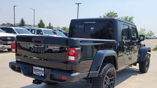 2023 Jeep Gladiator Sport