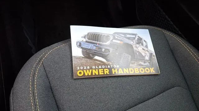 2024 Jeep Gladiator Sport