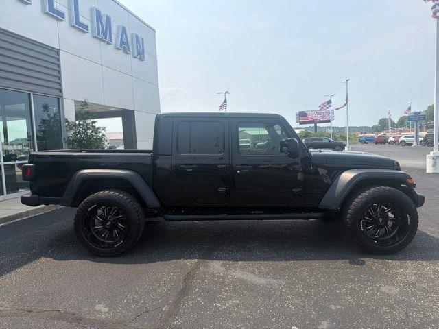 2020 Jeep Gladiator Sport — photo 1 of 12