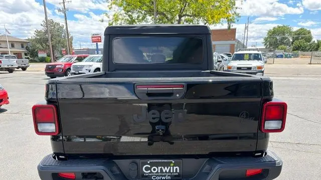 2021 Jeep Gladiator Sport