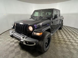 2023 Jeep Gladiator with Black Clearcoat Exterior