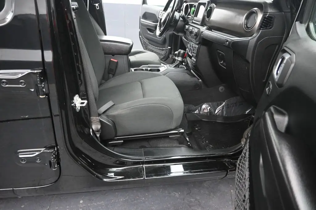 2021 Jeep Gladiator - $22,880