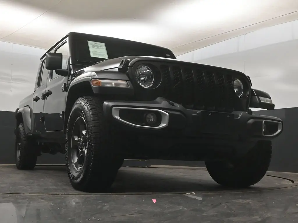 2021 Jeep Gladiator - $22,880