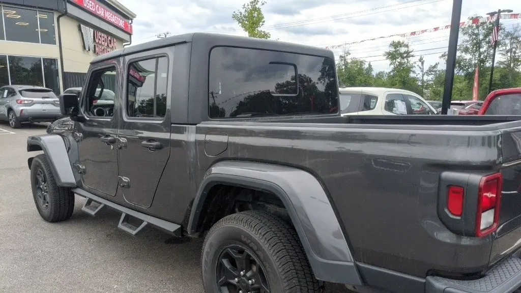 2021 Jeep Gladiator Willys