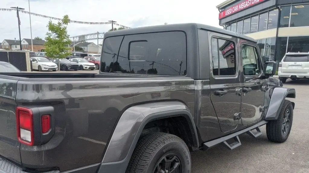 2021 Jeep Gladiator Willys