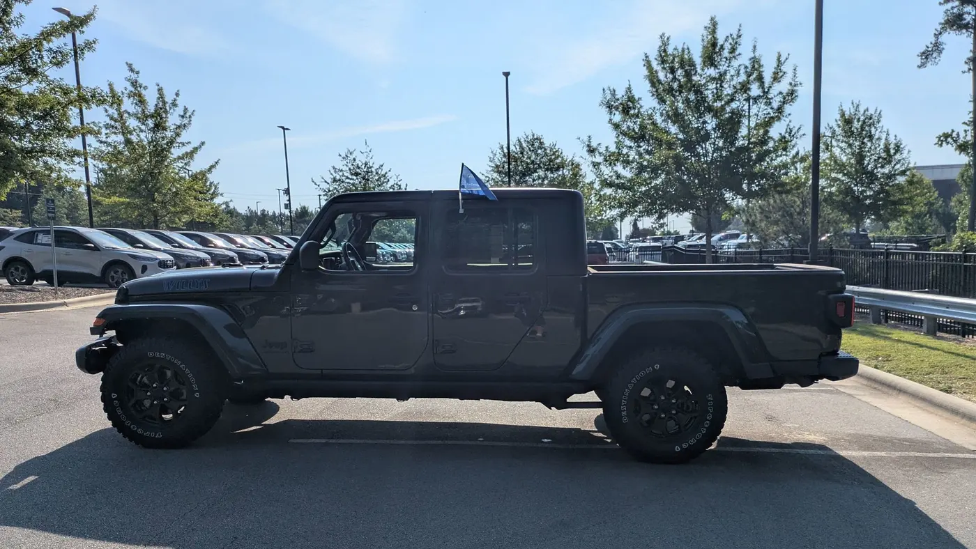 2021 Jeep Gladiator Sport