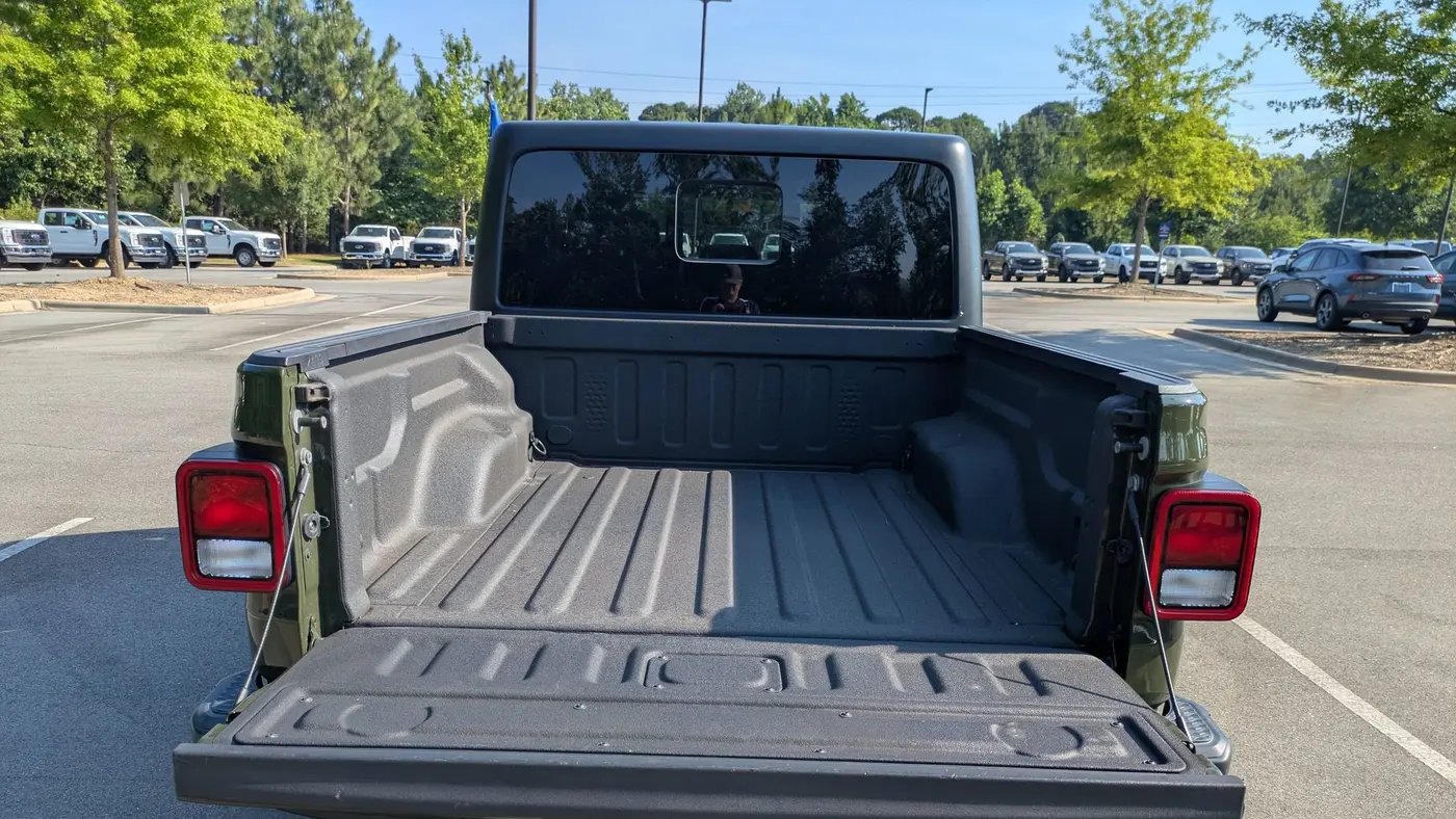 2021 Jeep Gladiator Sport