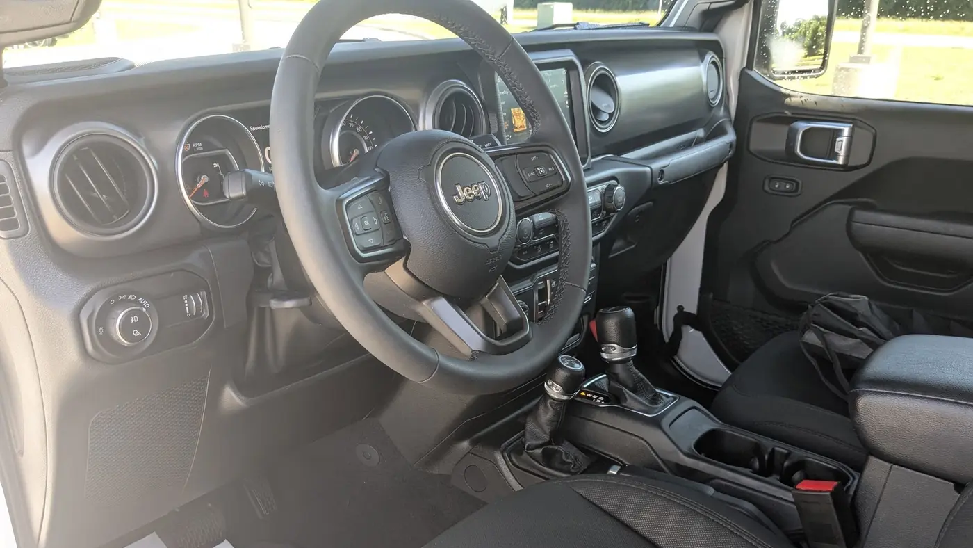 2023 Jeep Gladiator Sport