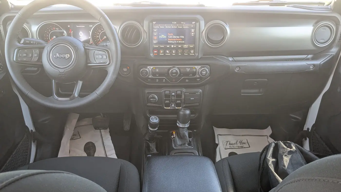 2023 Jeep Gladiator Sport