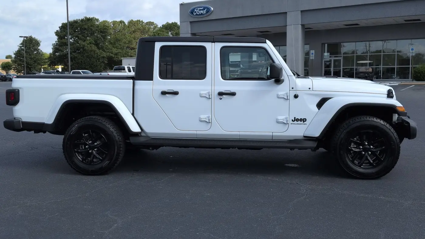2023 Jeep Gladiator Freedom