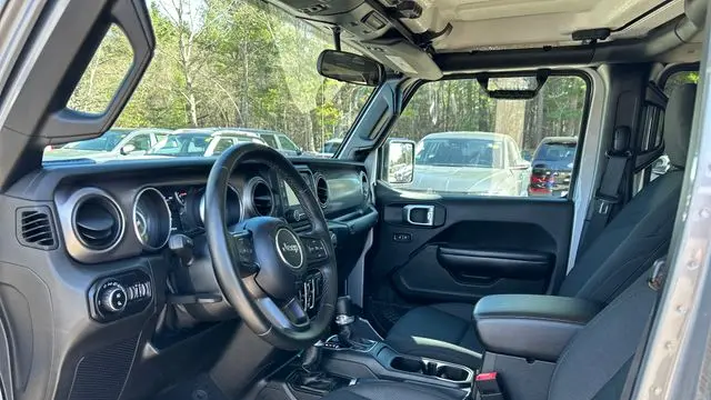 2020 Jeep Gladiator Sport