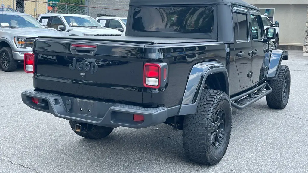 2021 Jeep Gladiator Sport