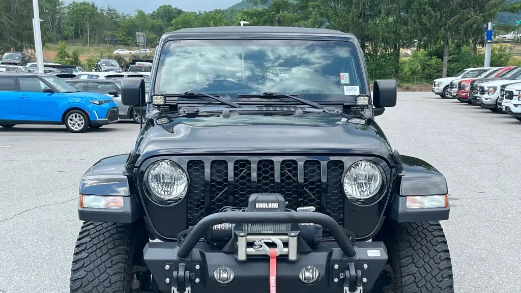 2021 Jeep Gladiator Sport