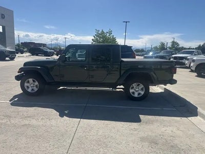 2022 Jeep Gladiator 4X4 Sport 4DR Crew Cab 5.0 FT. SB