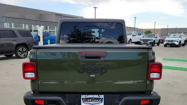 2022 Jeep Gladiator Willys