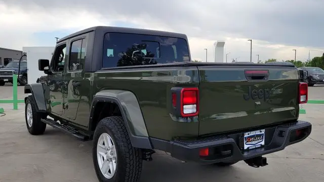 2022 Jeep Gladiator Willys