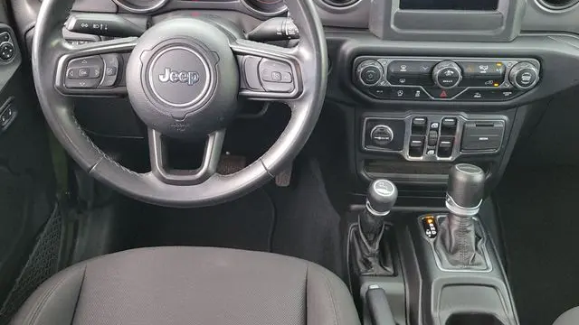 2022 Jeep Gladiator Willys