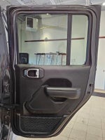 2020 Gladiator Thumbnail 34