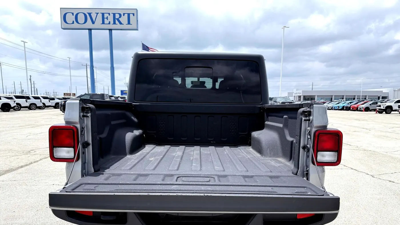 2021 Jeep Gladiator Sport