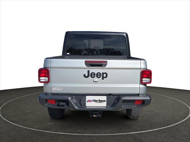 2022 Jeep Gladiator - $26,170