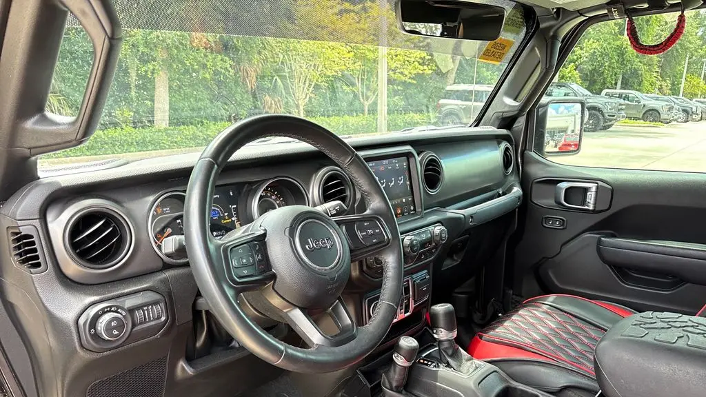 2022 Jeep Gladiator Sport