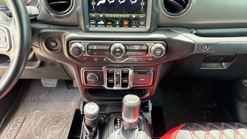 2022 Jeep Gladiator Sport