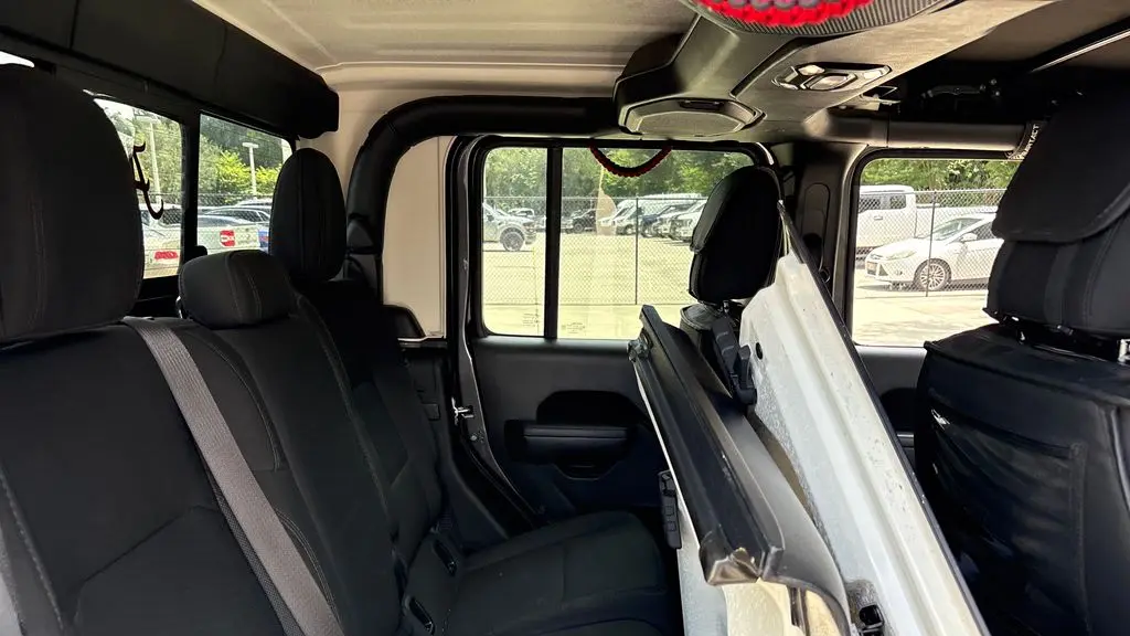 2022 Jeep Gladiator Sport