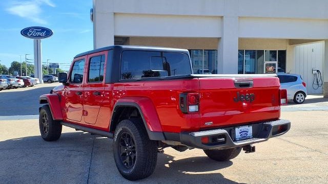 2022 Jeep Gladiator Sport