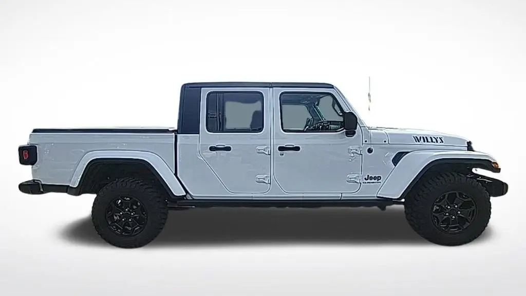 2022 Jeep Gladiator Sport
