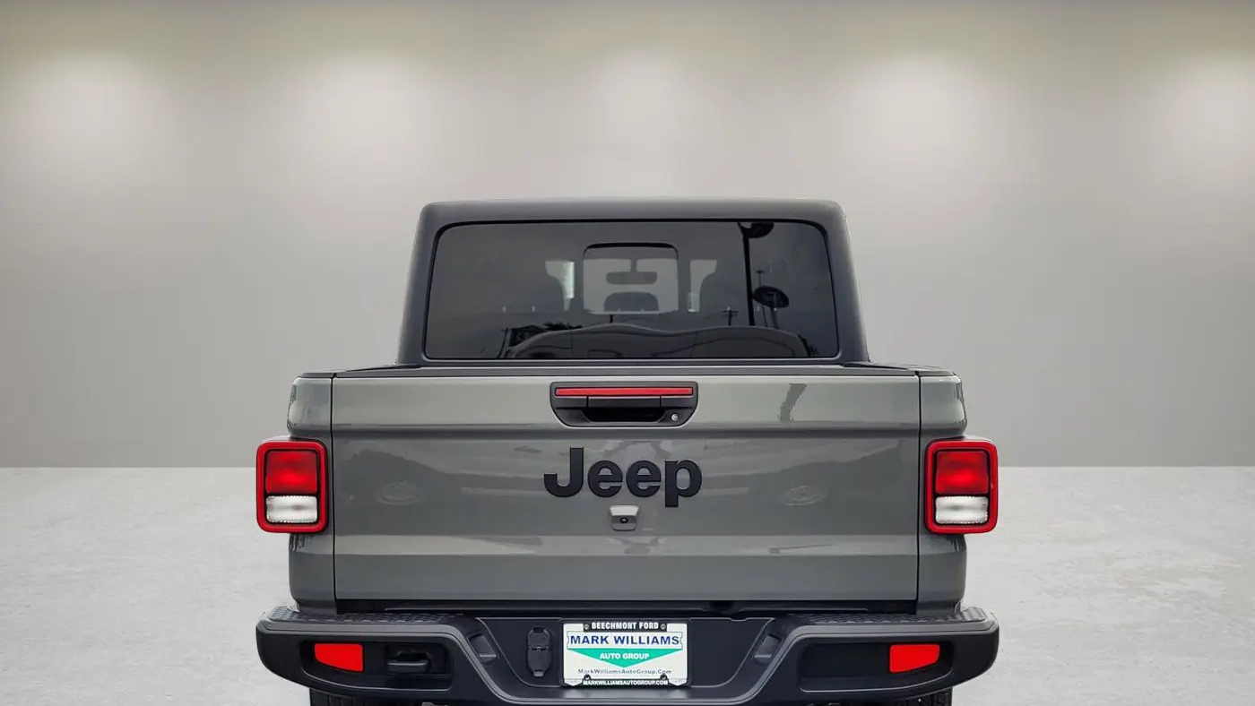 2023 Jeep Gladiator Sport