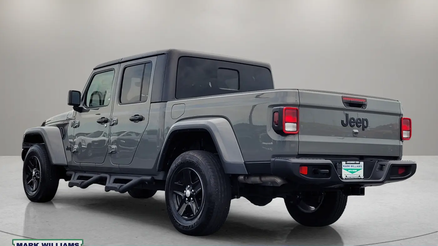 2023 Jeep Gladiator Sport
