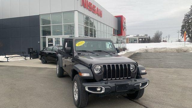 Preowned 2023 Jeep Gladiator Freedom for Sale