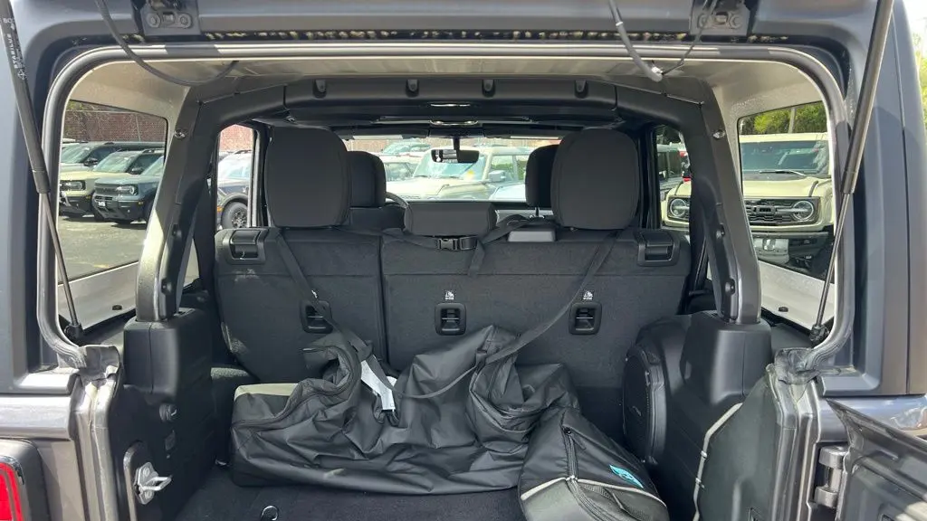 2023 Jeep Gladiator Freedom