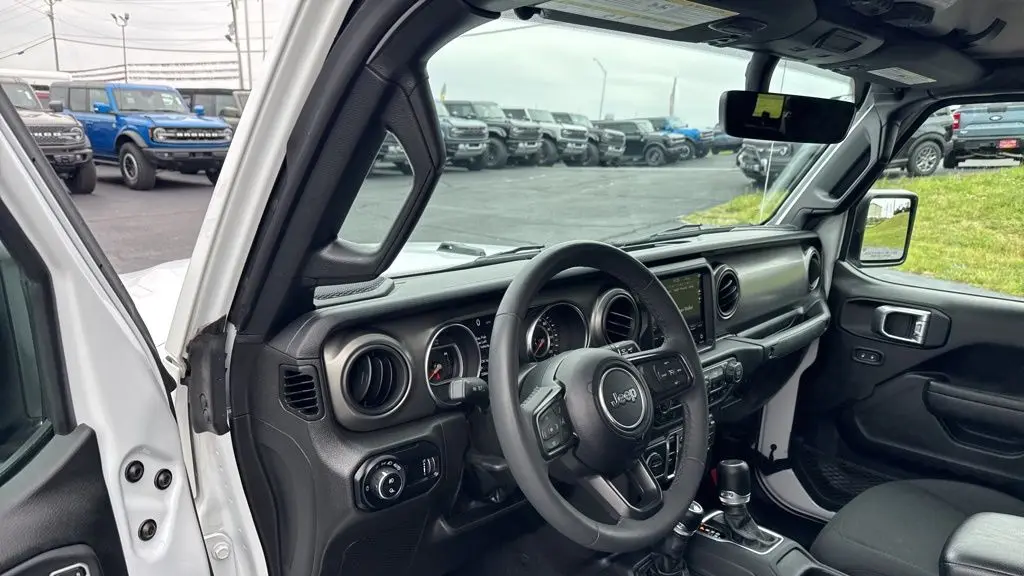 2023 Jeep Gladiator Freedom